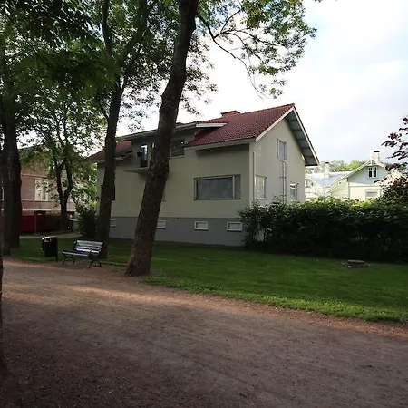 Majoitushuoneisto Tuomipuisto Naantali