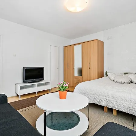 Majoitushuoneisto Tuomipuisto *