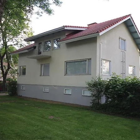 Daire Majoitushuoneisto Tuomipuisto *