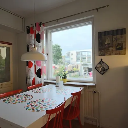 Apartment Majoitushuoneisto Tuomipuisto *