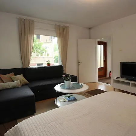 Apartmán Majoitushuoneisto Tuomipuisto Naantali