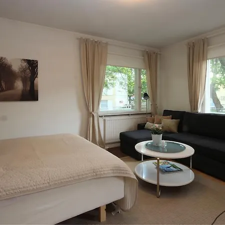 Daire Majoitushuoneisto Tuomipuisto *