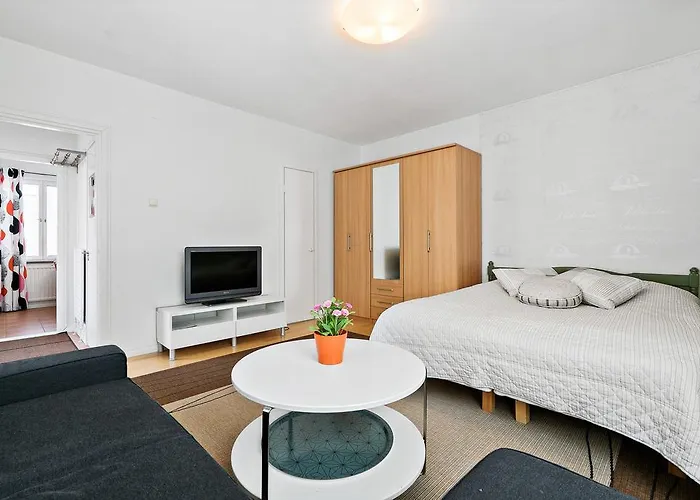 Majoitushuoneisto Tuomipuisto *